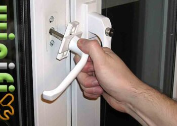 خراب‌شدن دستگیره پنجره دوجداره