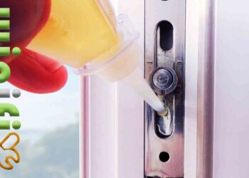 روغن‌کاری یراق‌آلات پنجره دوجداره