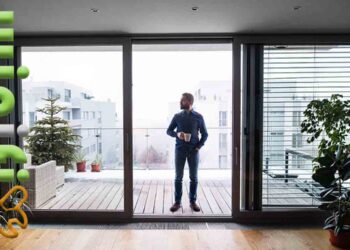 پنجره دوجداره یوپی‌وی‌سی برای بالکن